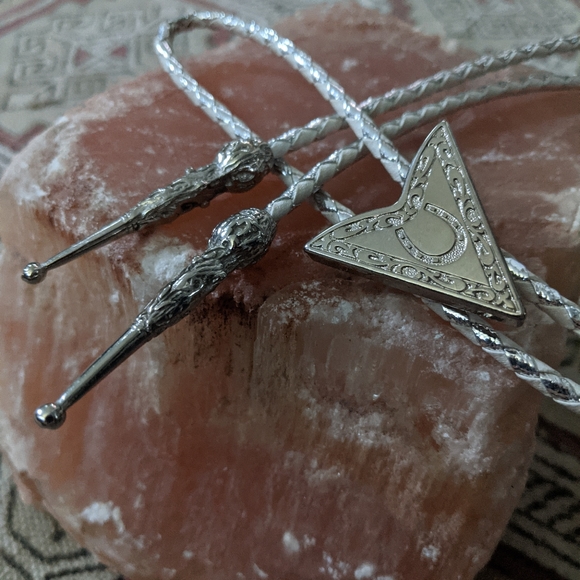 Vintage Jewelry - Horse Shoe Vintage Bolo White & Silver